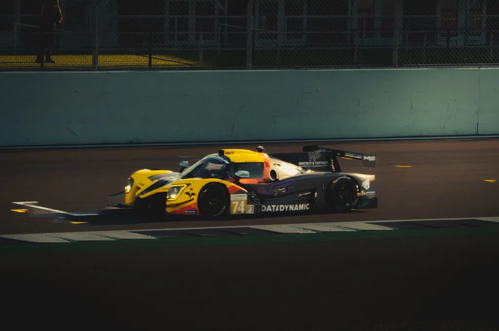 Hero section bottom image